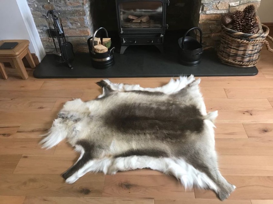 Lambland Reindeer Hides | Medium Reindeer Hide In Natural Dark Shades